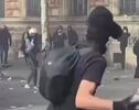 视频：法国多地爆发抗议 百年历史建筑被烧毁